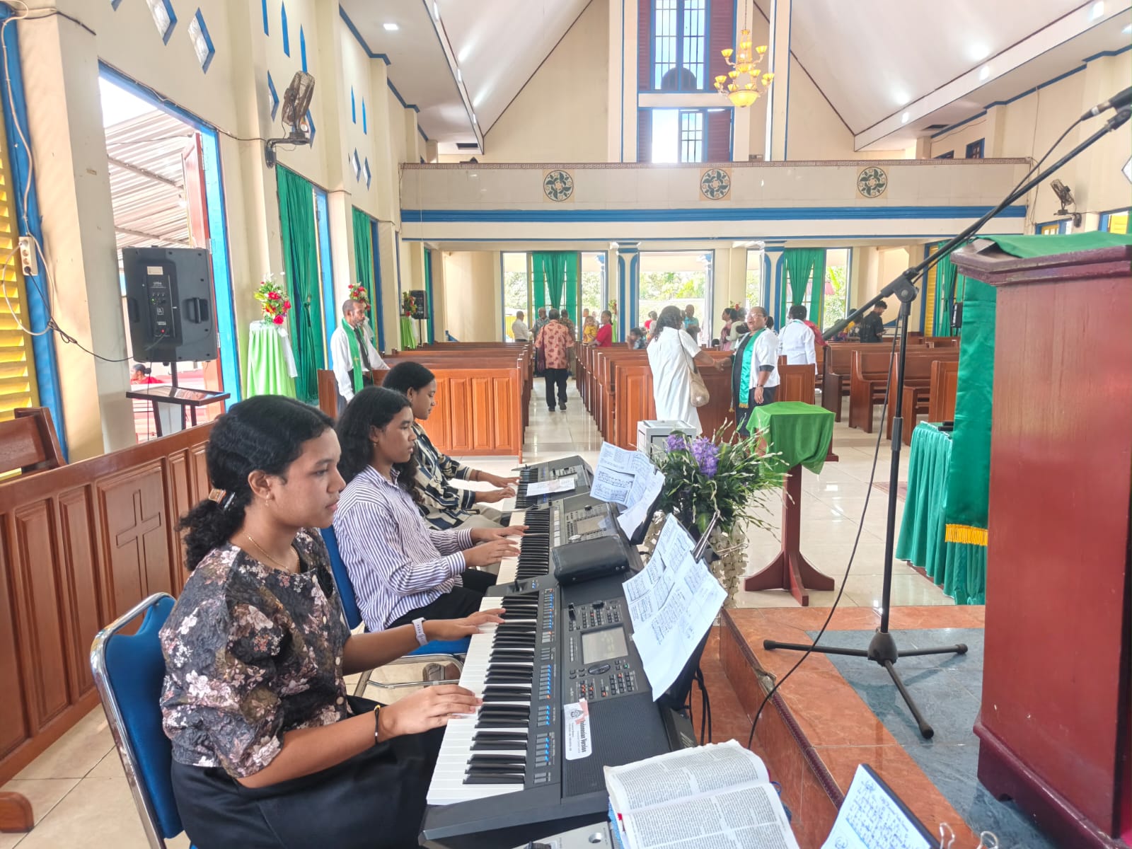 Pelayanan musik Bosar Music Sorong