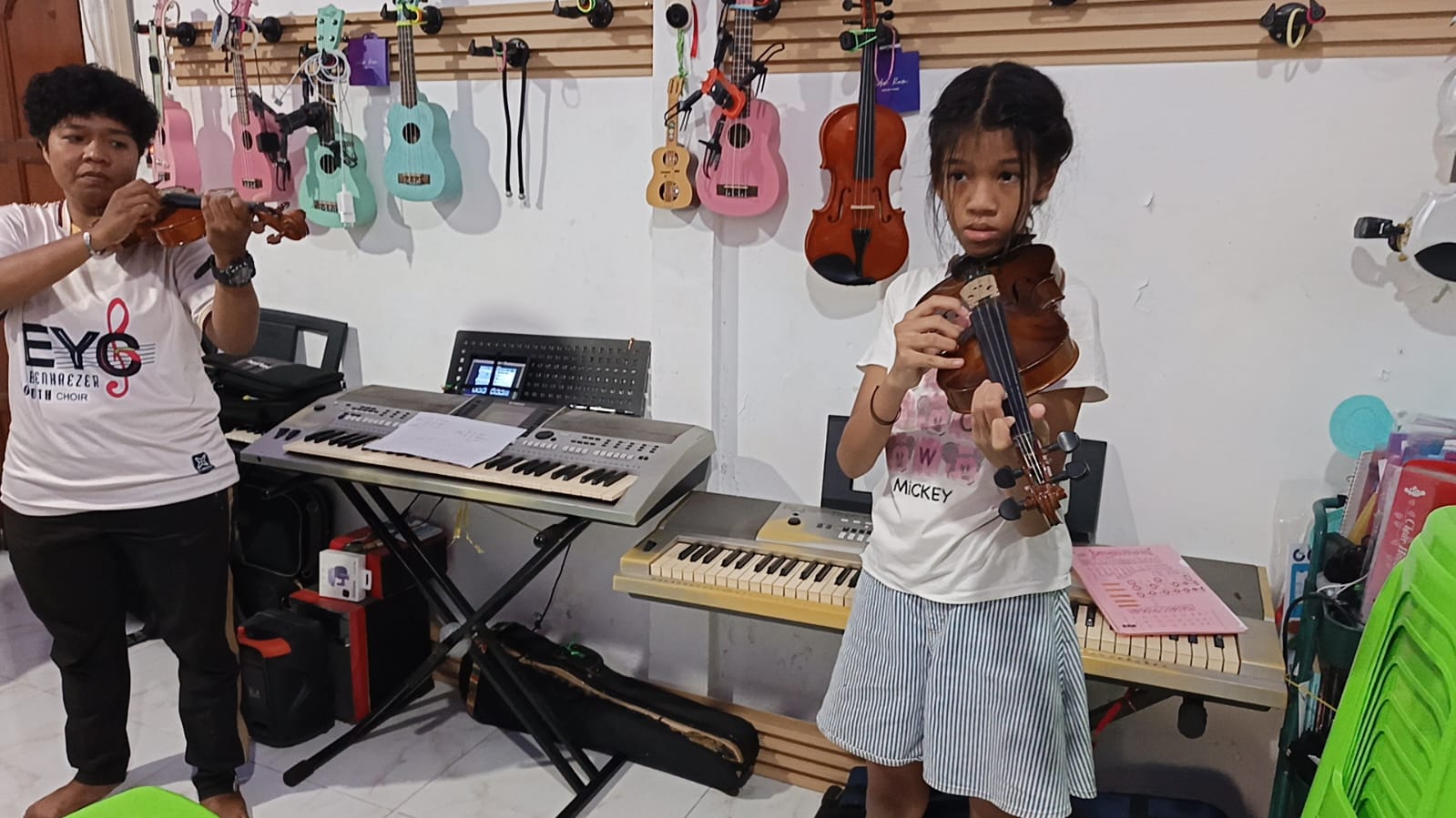Kursus Keyboard/Biola Sorong - kelas biola